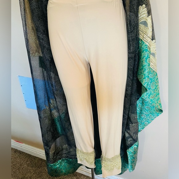 Beautiful Arabian kaftan gold, green and black dress, matching pants - Picture 10 of 16